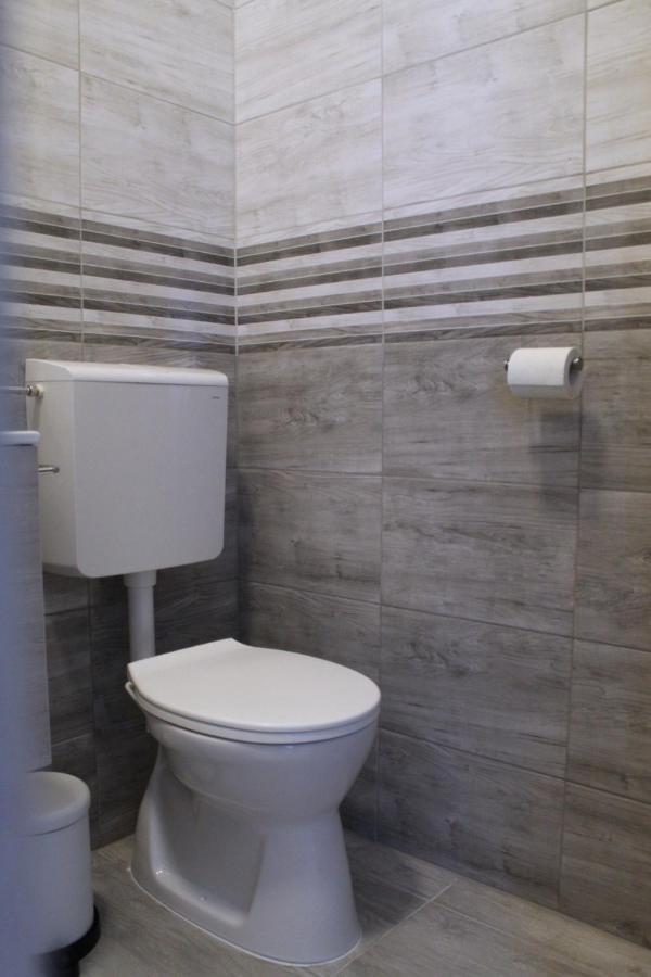 Altair Airport Apartman Vecsés Exteriör bild