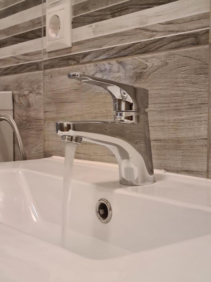 Altair Airport Apartman Vecsés Exteriör bild