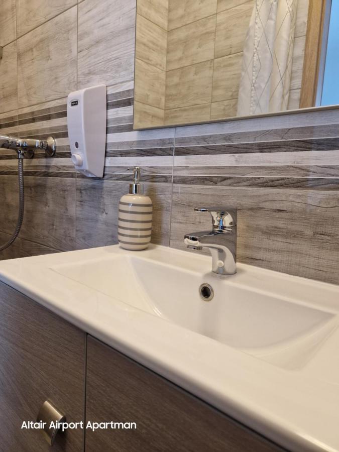 Altair Airport Apartman Vecsés Exteriör bild